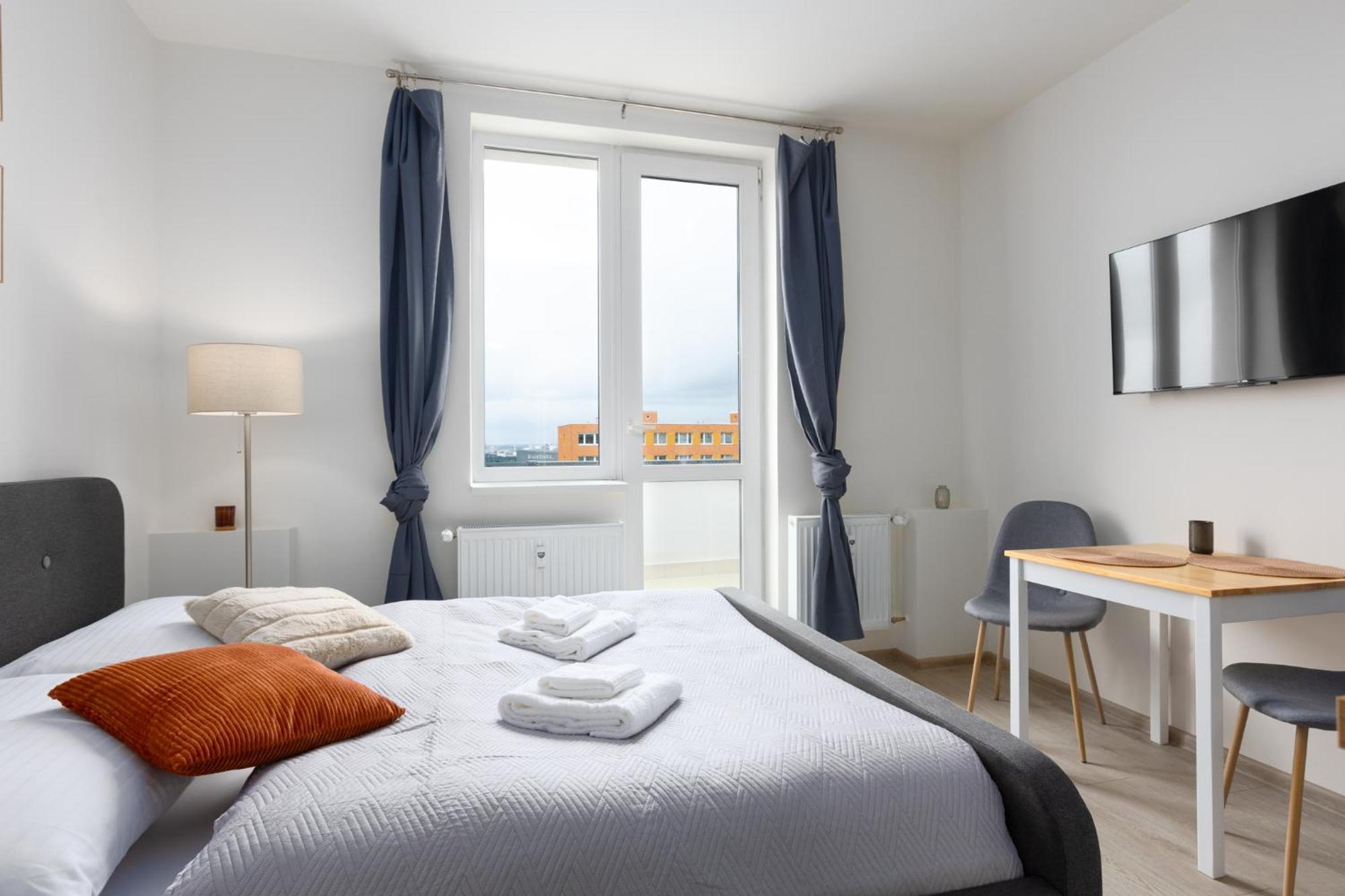 Apartmán U Metra S Terasou